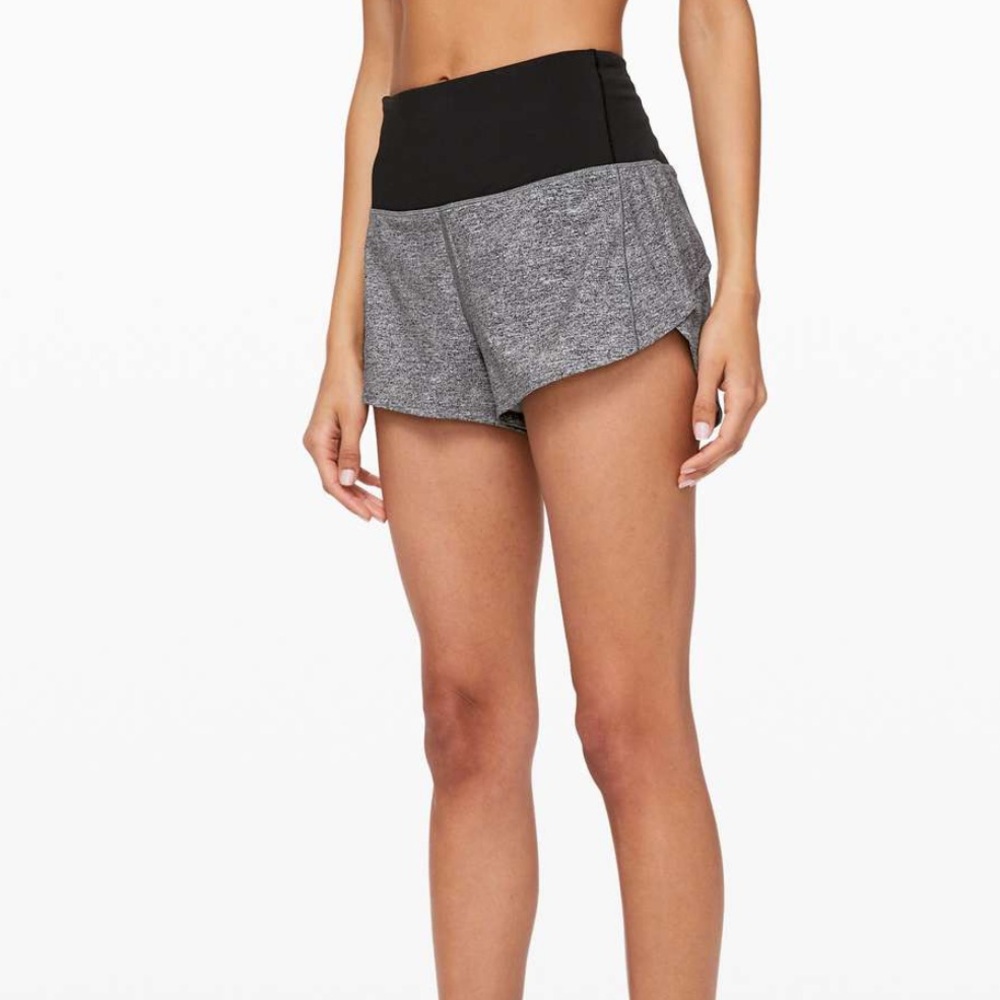 LULULEMON SIZE 6 SPEEDUP 2.5INCH